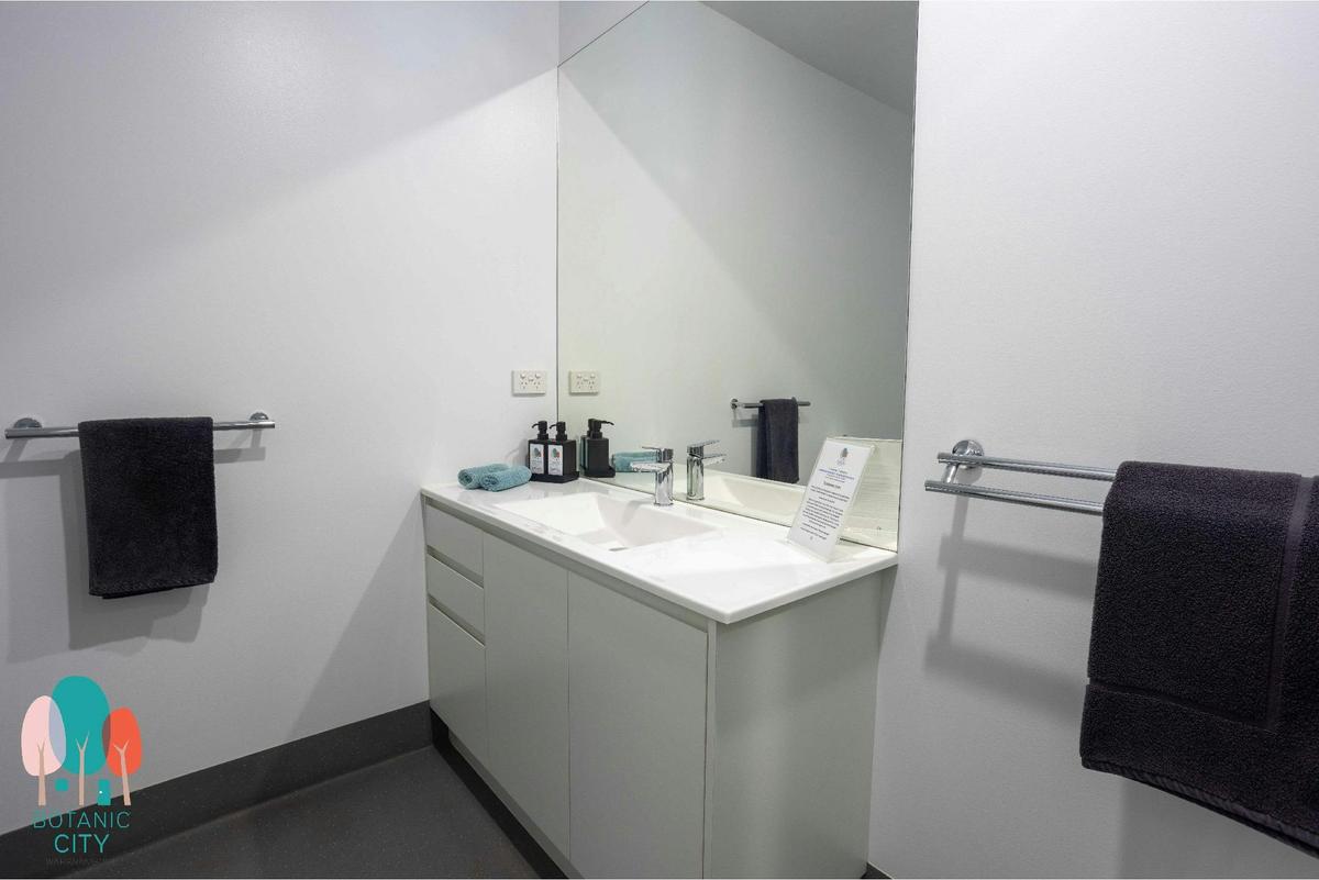 2 Bedroom Apartment Bathroom 2