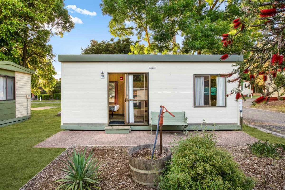 Exterior of the Budget Cabin