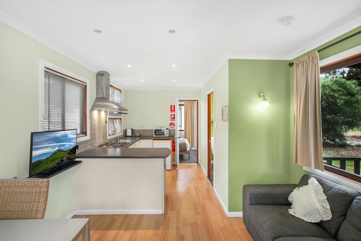 Living area in the Queen Cabin