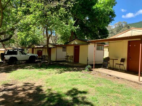 Bright Cabin and Caravan Park