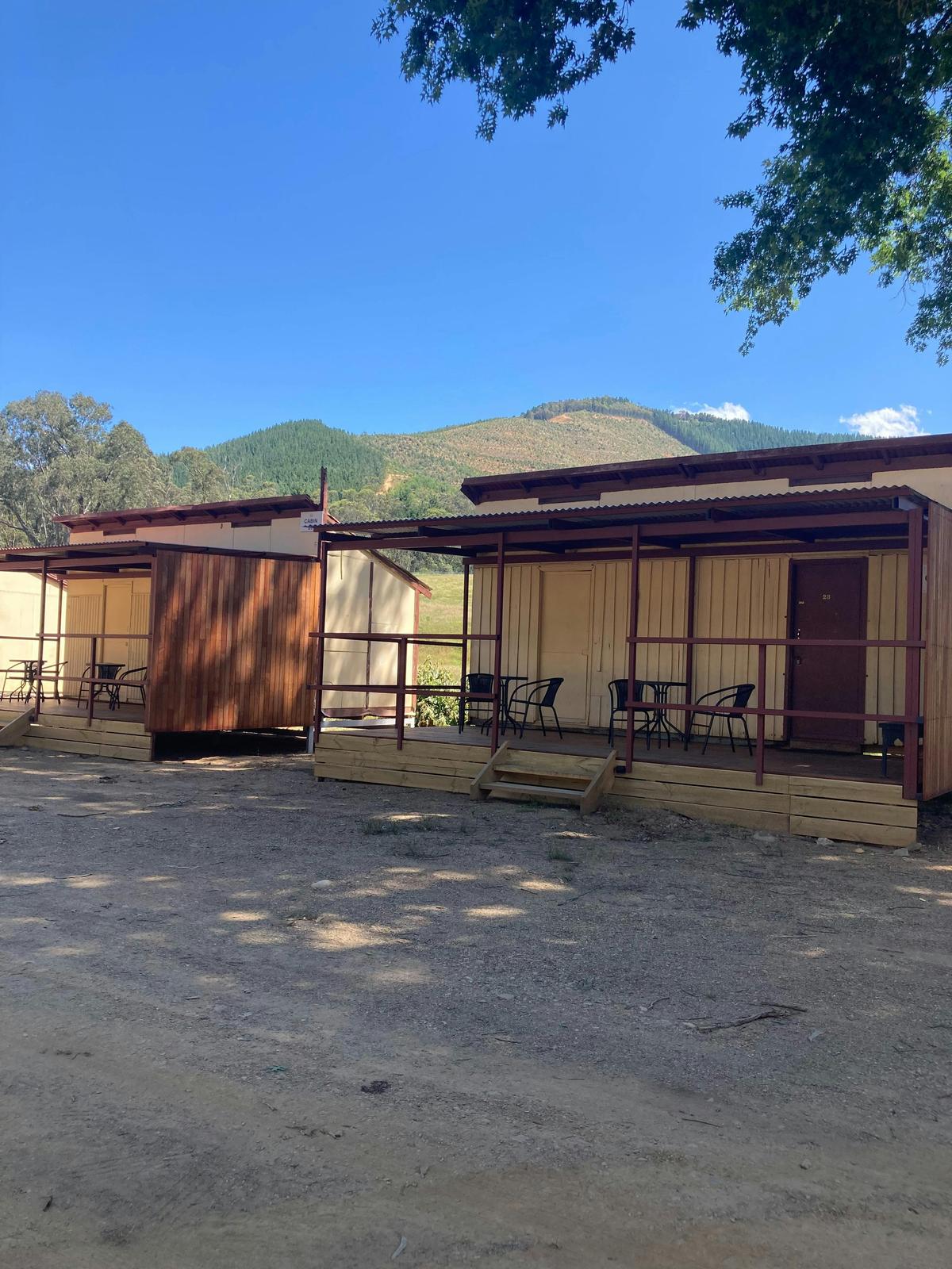 Bright Cabin and Caravan Park - Camp Crusty - Queen exterior