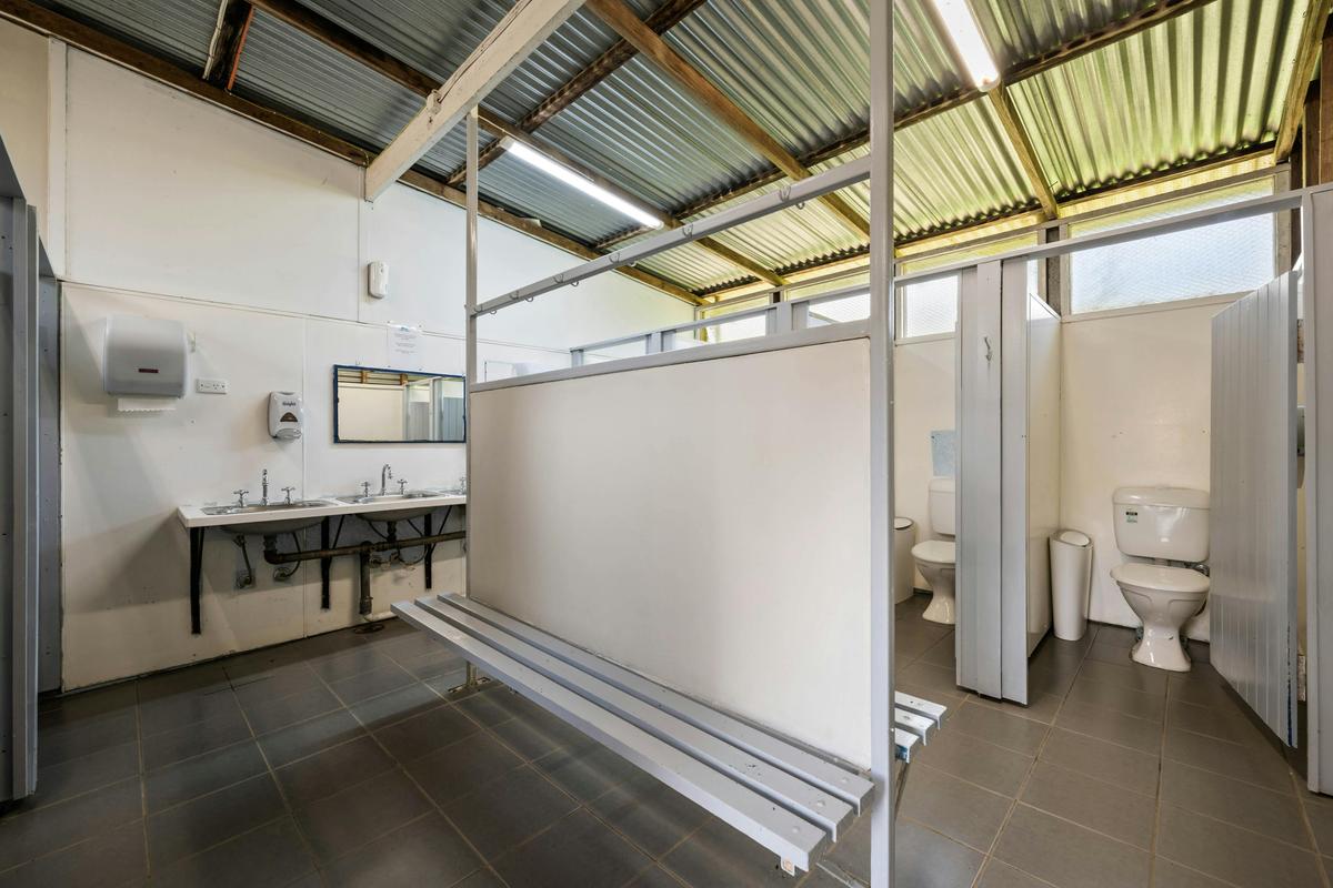 Bright Cabin and Caravan Park - Amenities Block