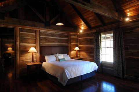 King sized bed with ensuite bathroom