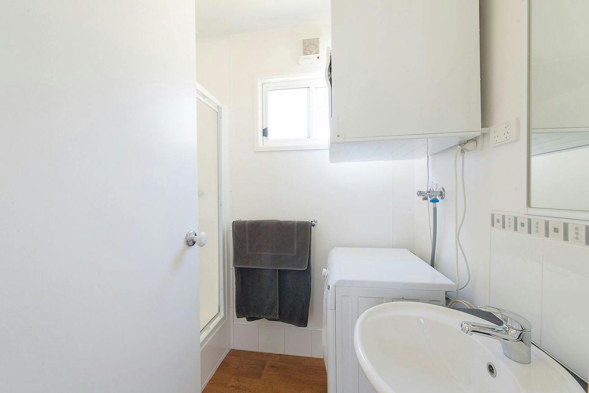 Superior 3 Bedroom Bathroom