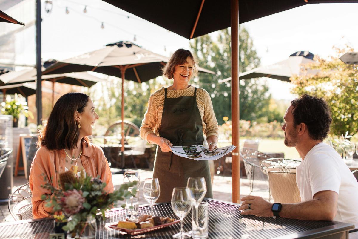 Katrina and attendees, Pizzini cooking school