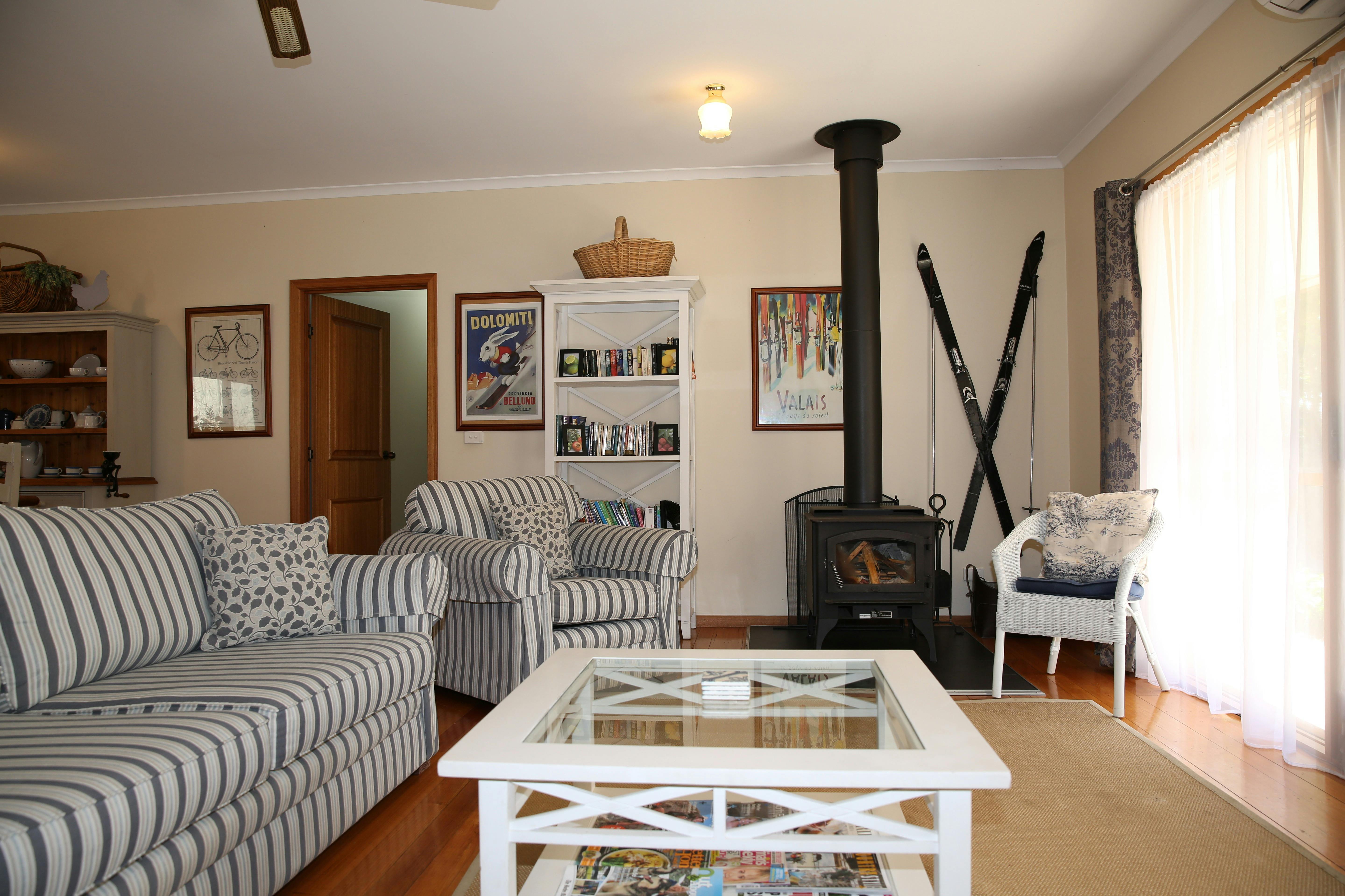 Bright Country Home Lounge