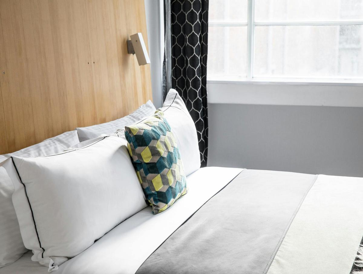 Deluxe King Room - King Bed