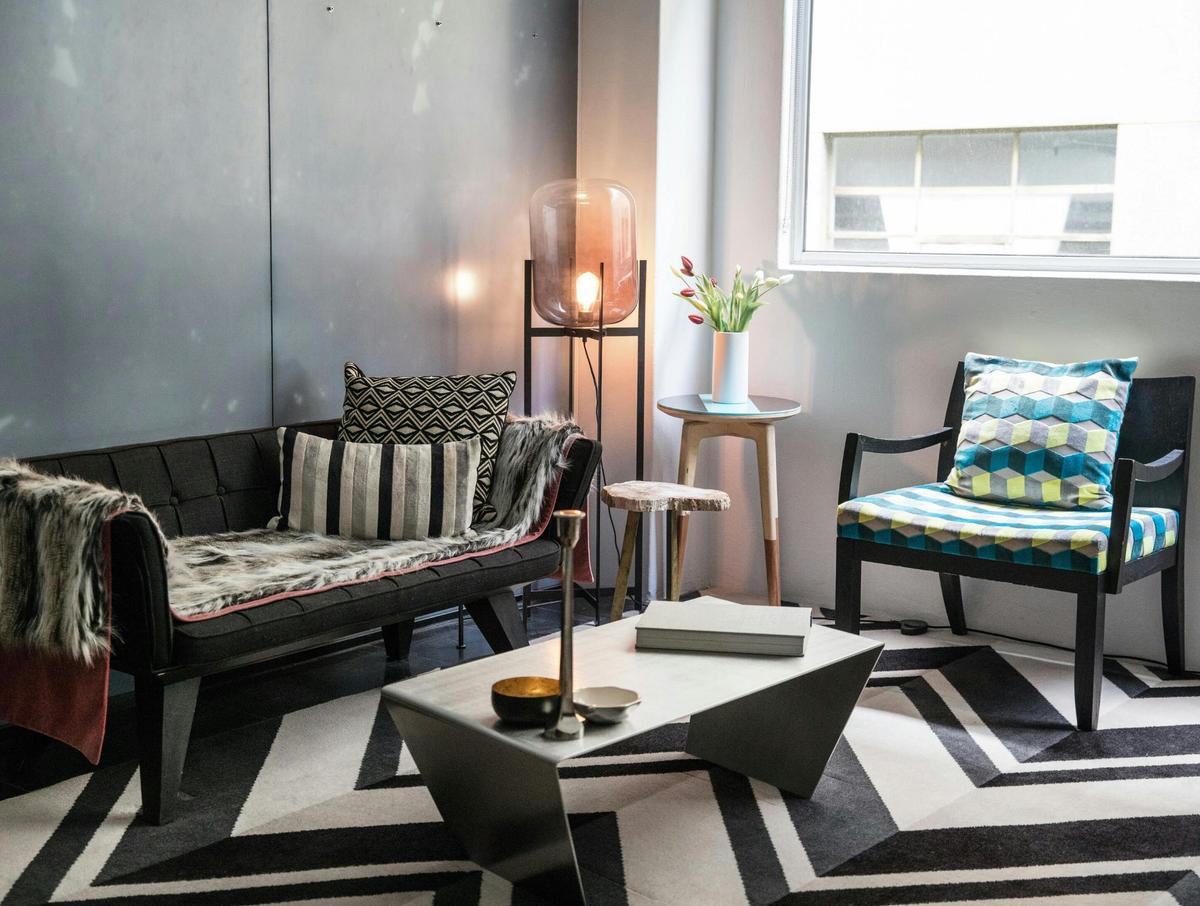 Palatial Suite - Bedroom living area