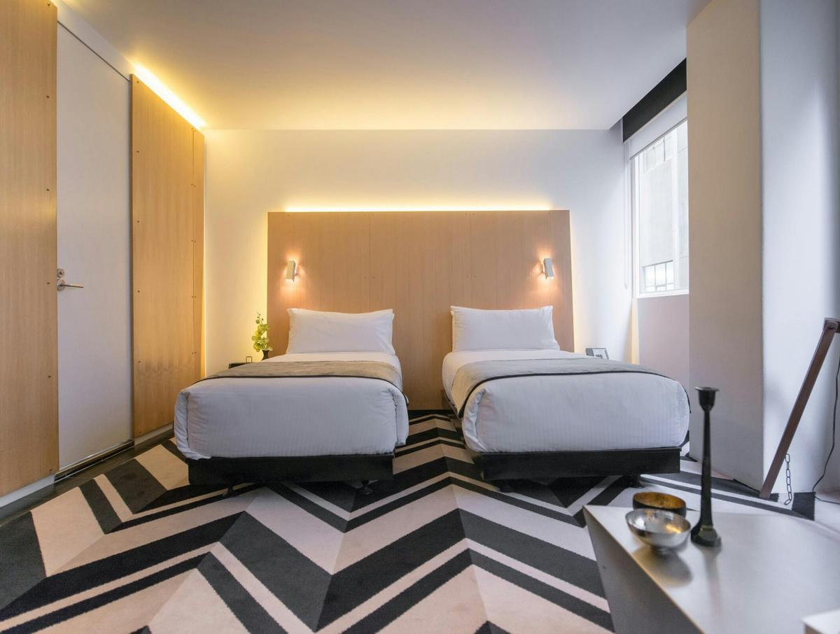 Premier Twin Share room - king singles beds