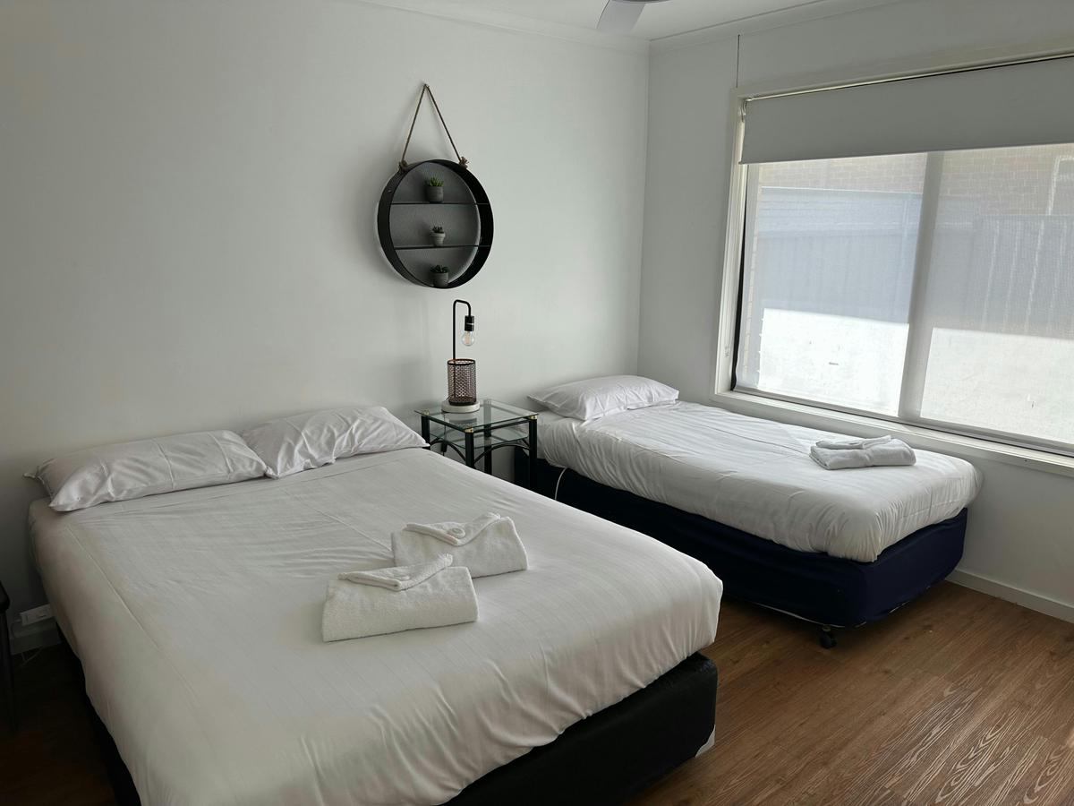 Apt 5 Bedroom 2