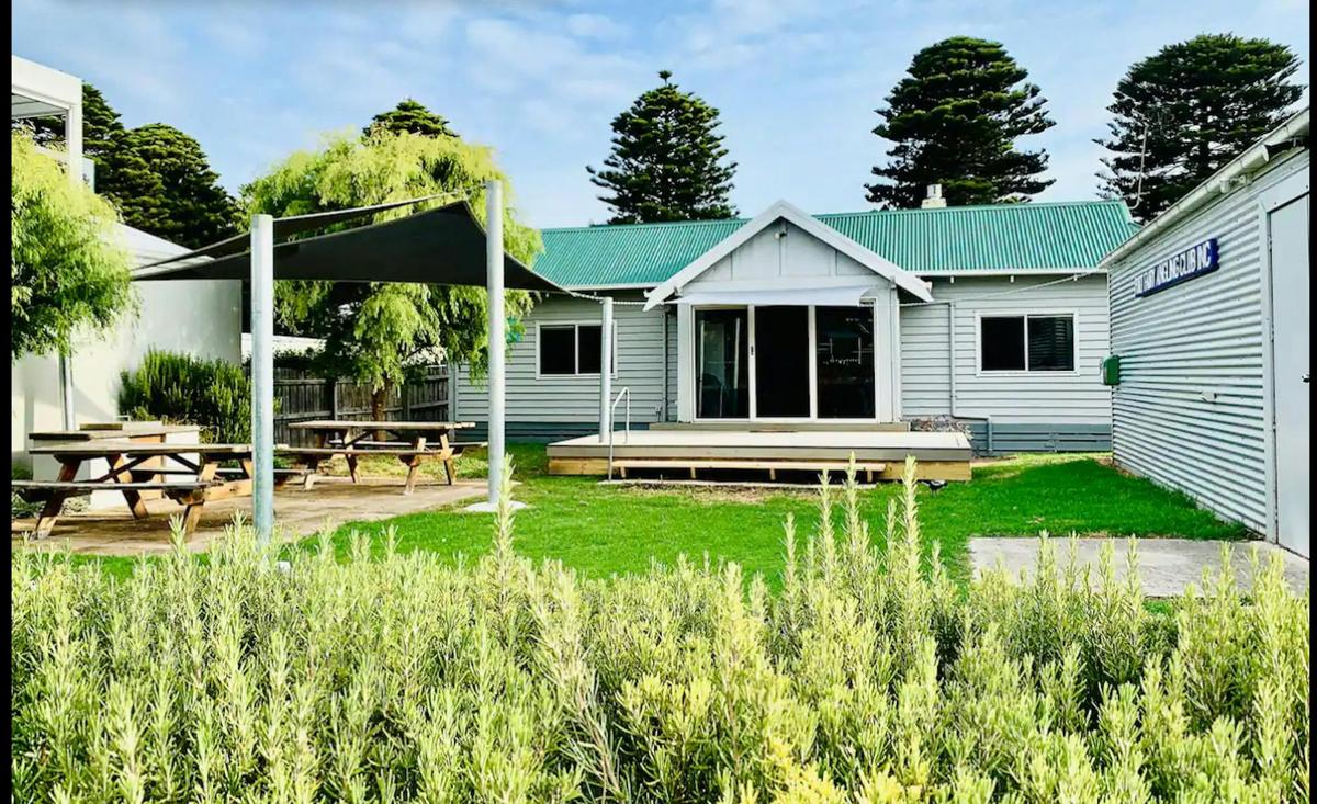 Anglers' Cottage On River