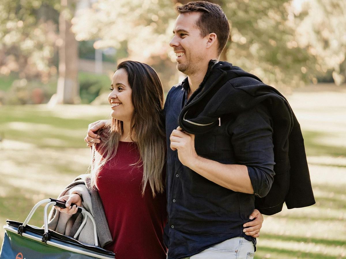 Couple on AmazingCo Mystery Picnic