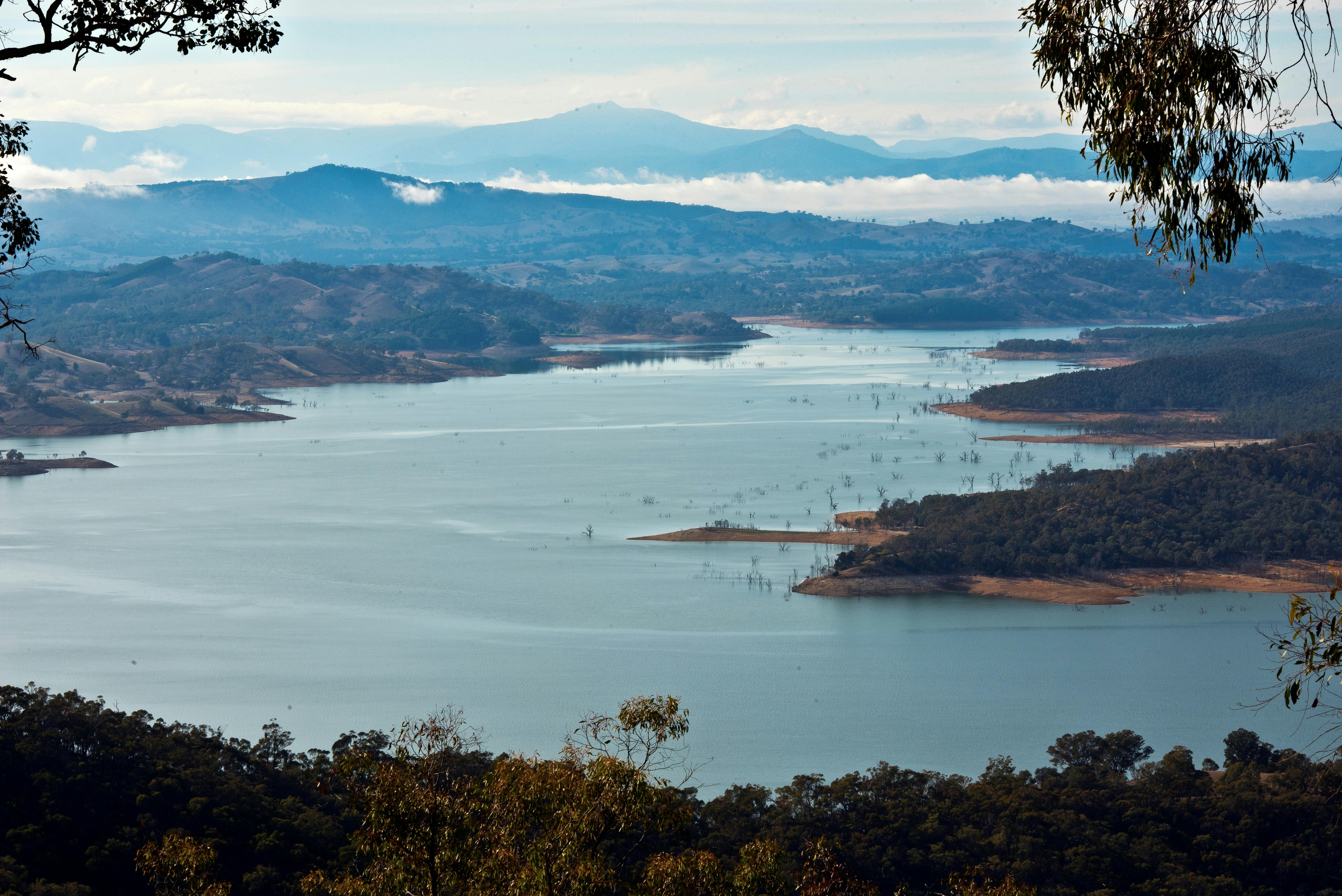 Dinny's Lookout, in Bonnie Doon, Victoria, offers breathtaking panoramic views of Lake Eildon