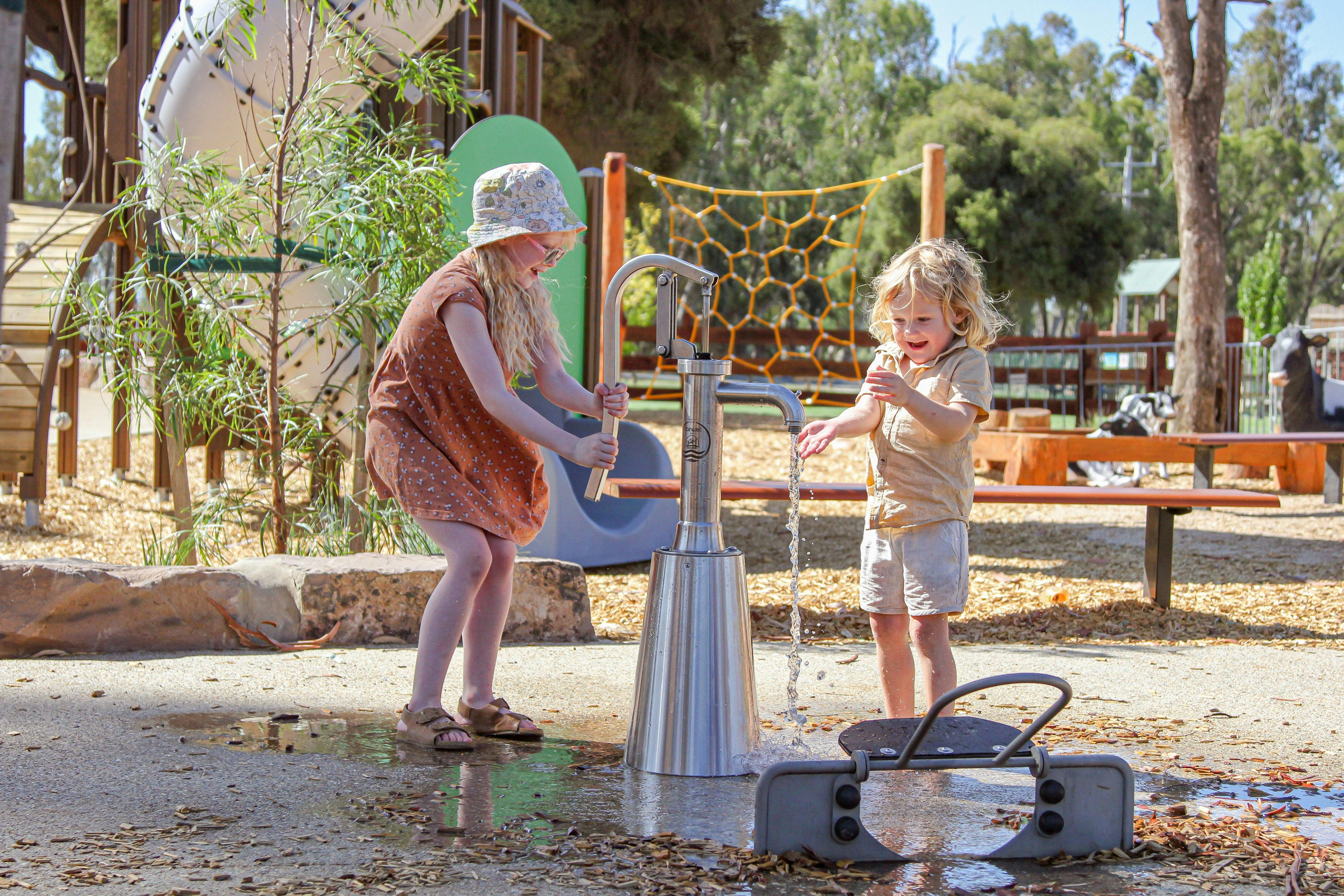 Waterplay at Apex Park, Cohuna Playground