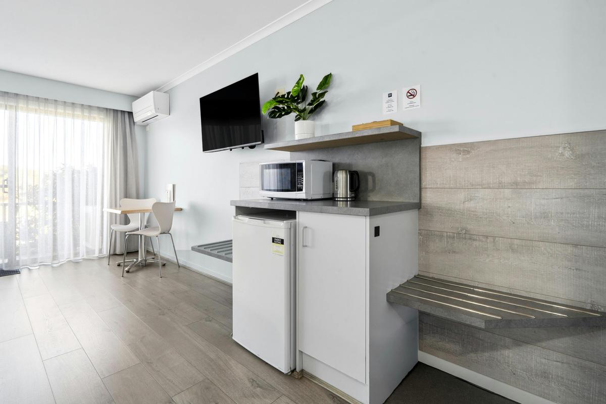 Garden View Spa Room