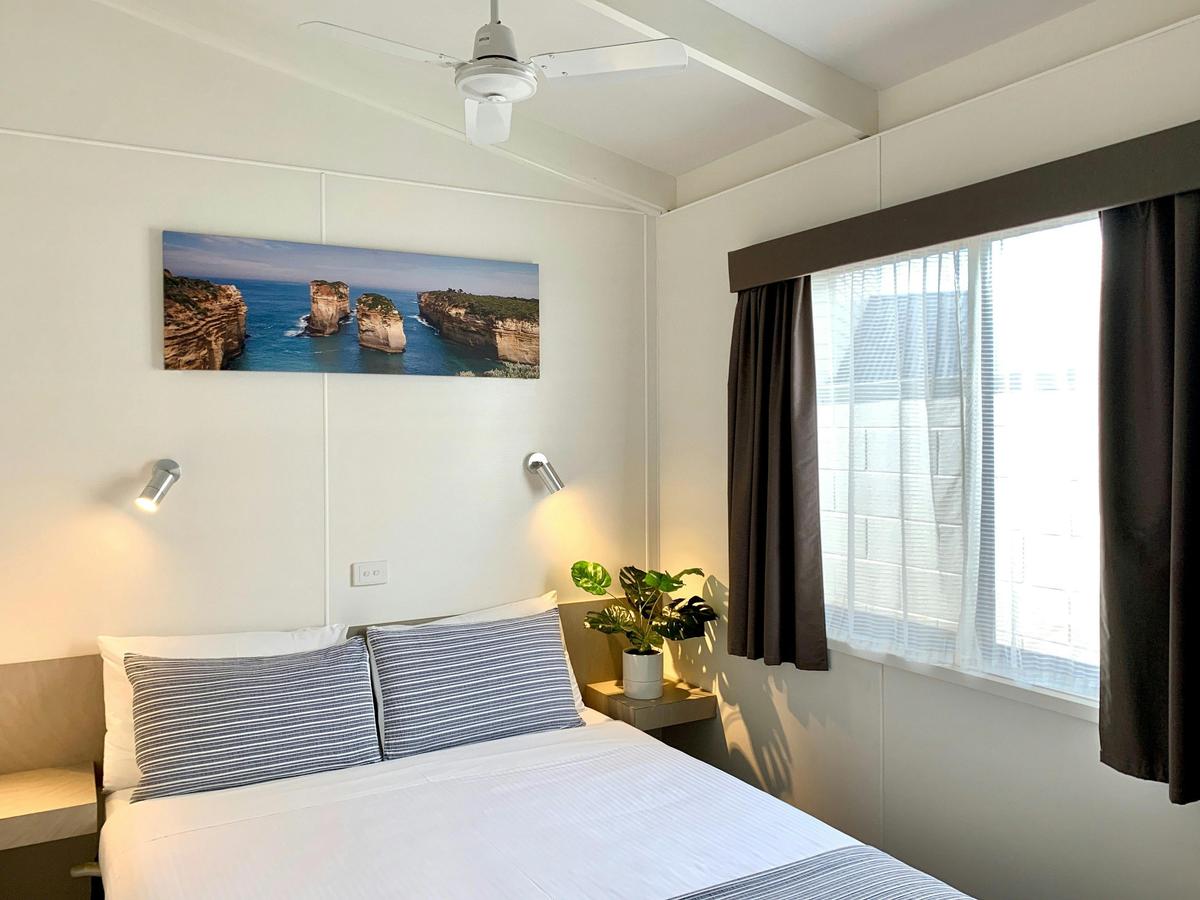 Bedroom  1 - Queen Bed