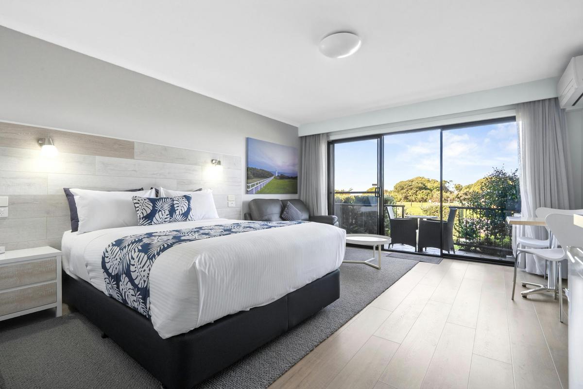 Garden View Spa Room