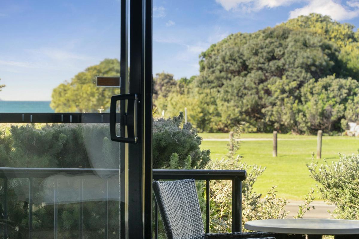 Garden View Spa Room