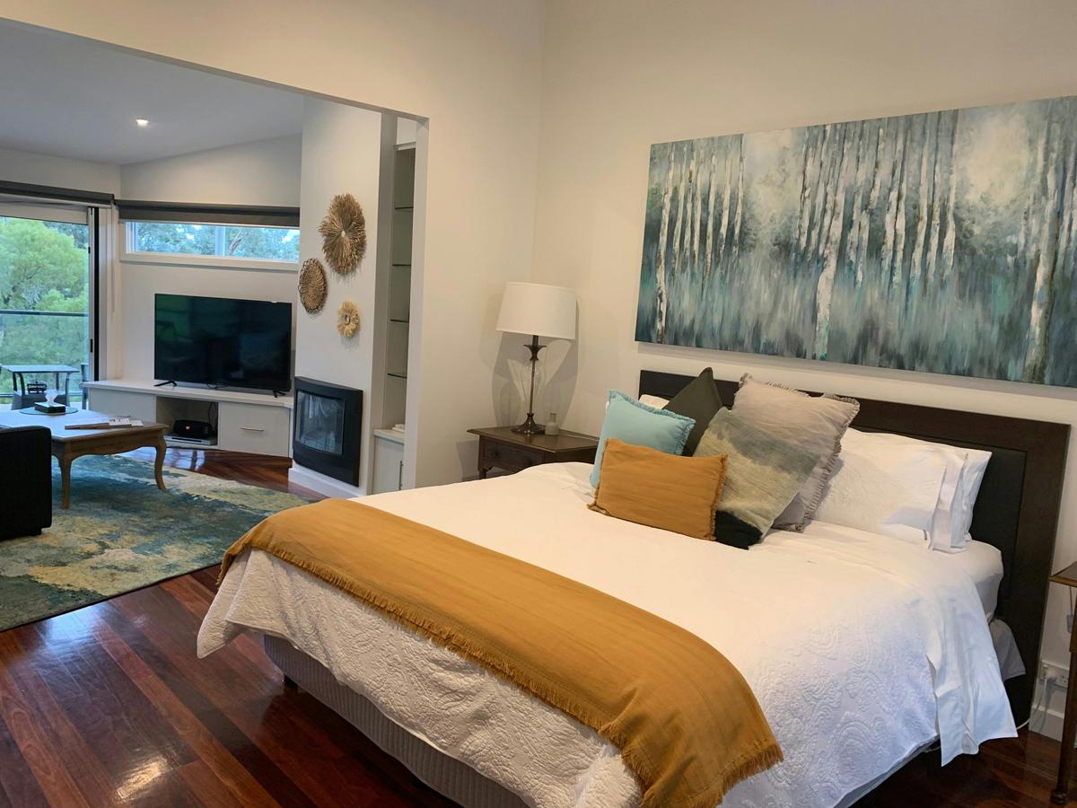 Hilltop Spa Villa 1