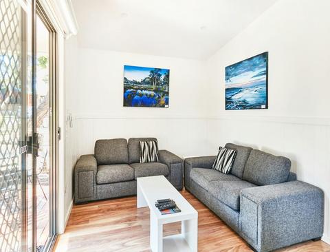 Deluxe Holiday Cabin