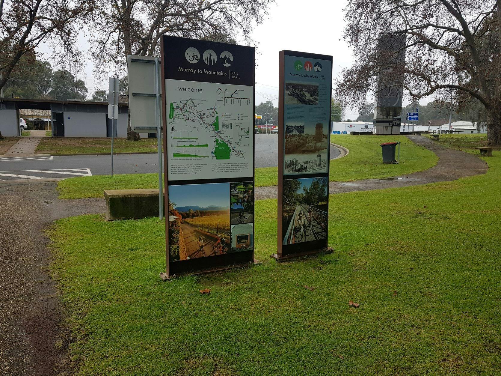 Murray to Mountains Rail Trail Signs