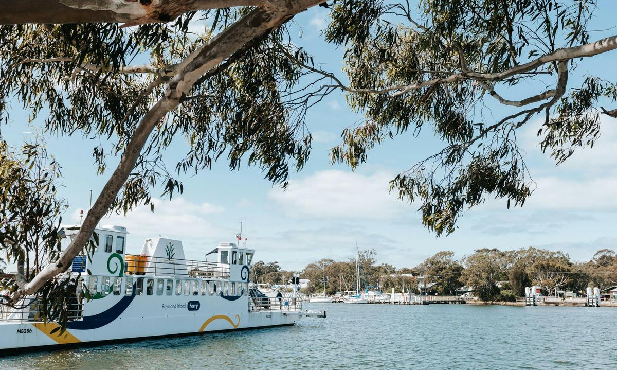 Raymond Island Ferry