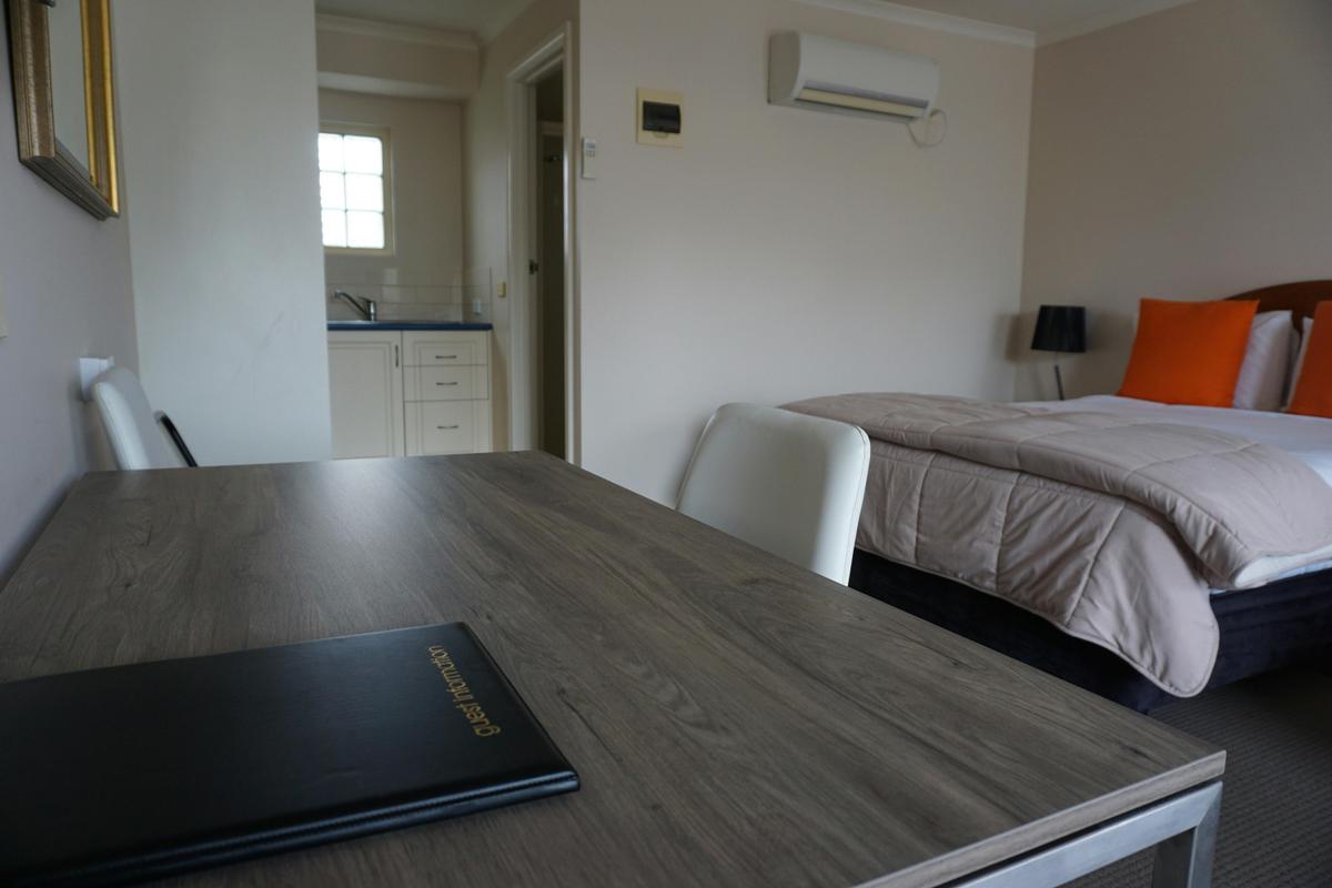 Twin Room - General View