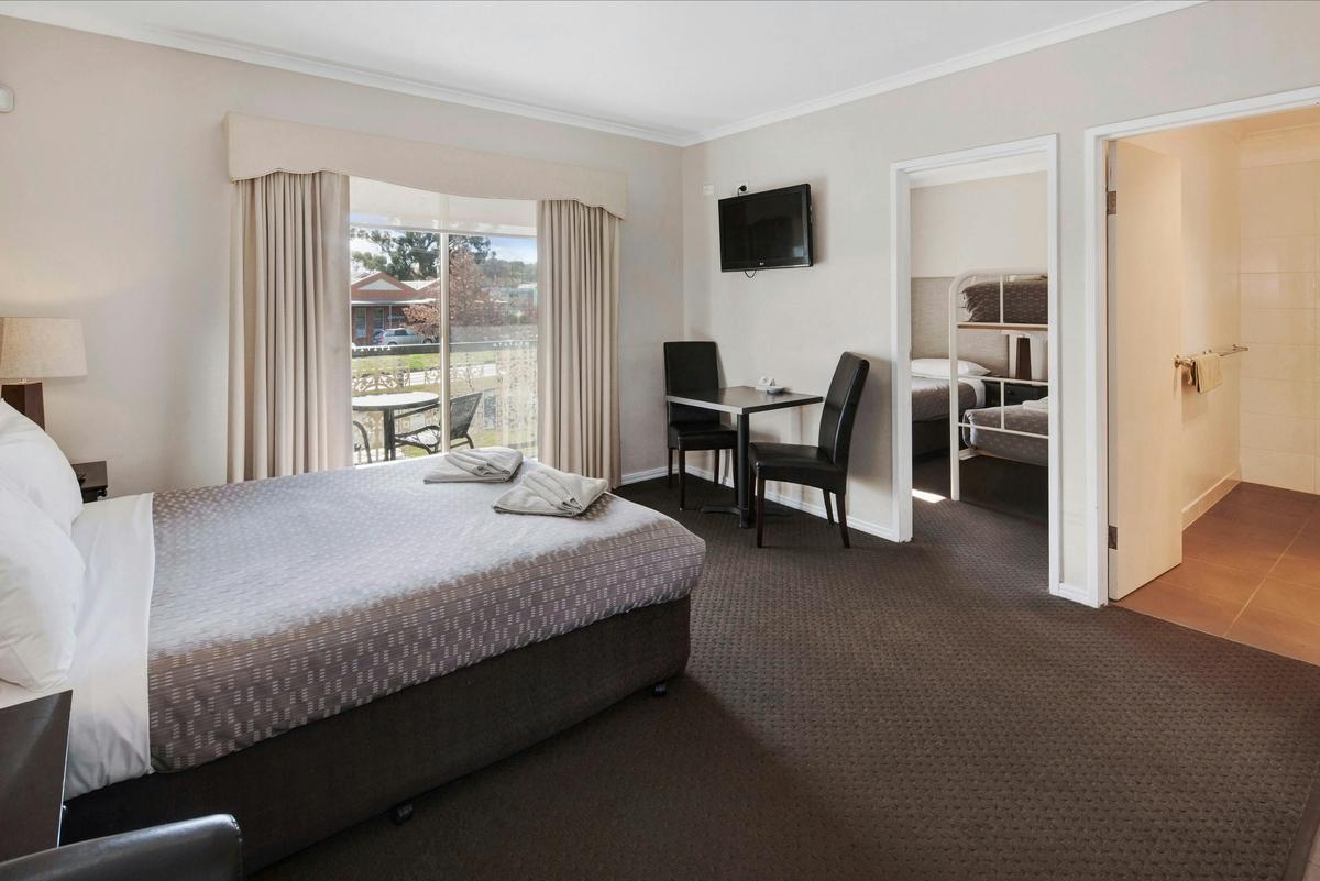 http://ccmotorinn.com.au/