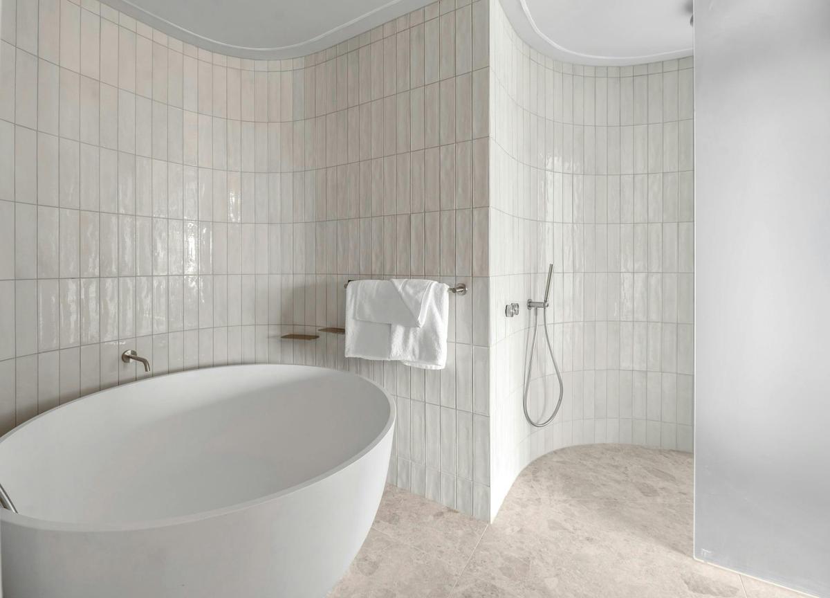 The Director's Suite Main Ensuite