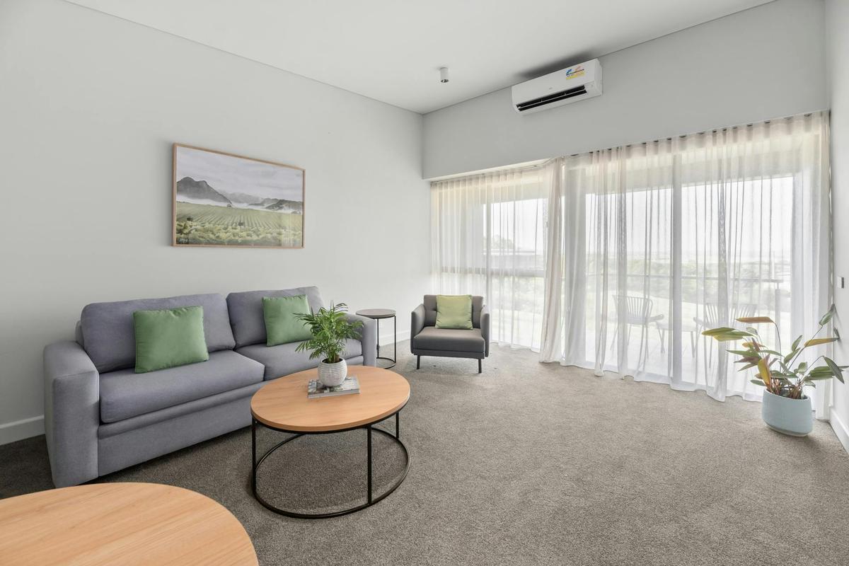 Superior One Bedroom Suite Lounge View