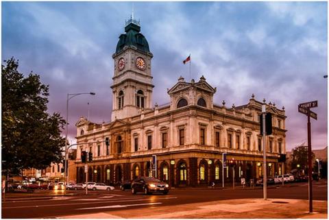 An external photo of Ballarat Town Hall at twilight