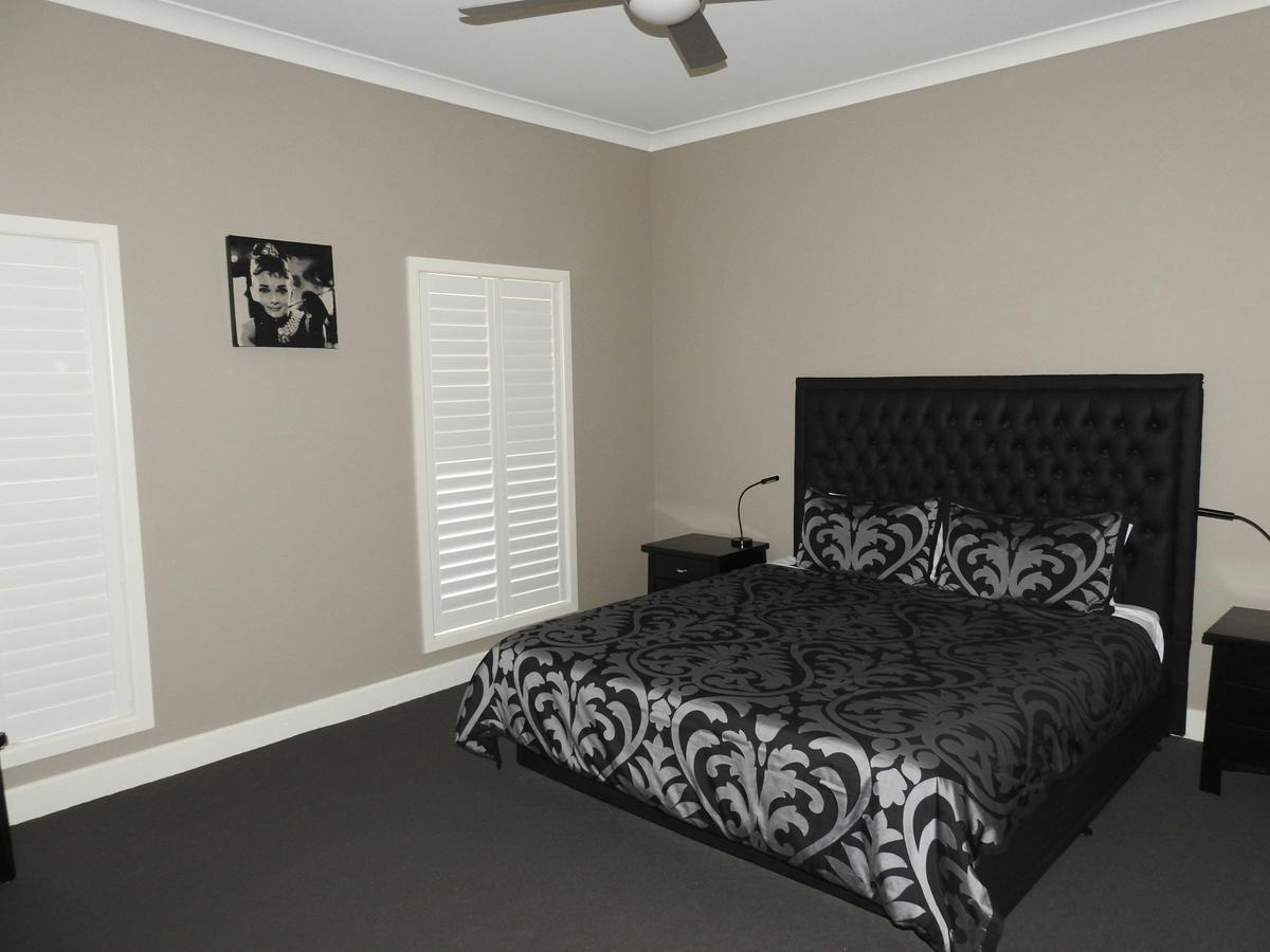 king bed