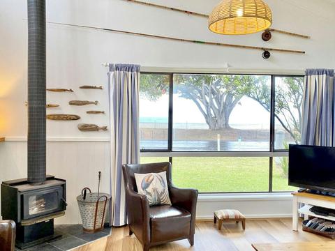 Beach Break Apollo Bay