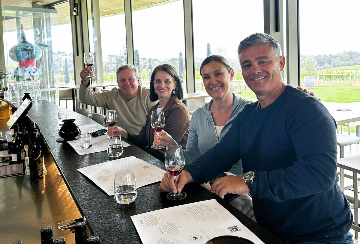 small Group wine tasting - Pt leo Estate