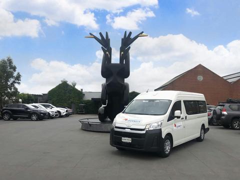 11 seater private wine tour