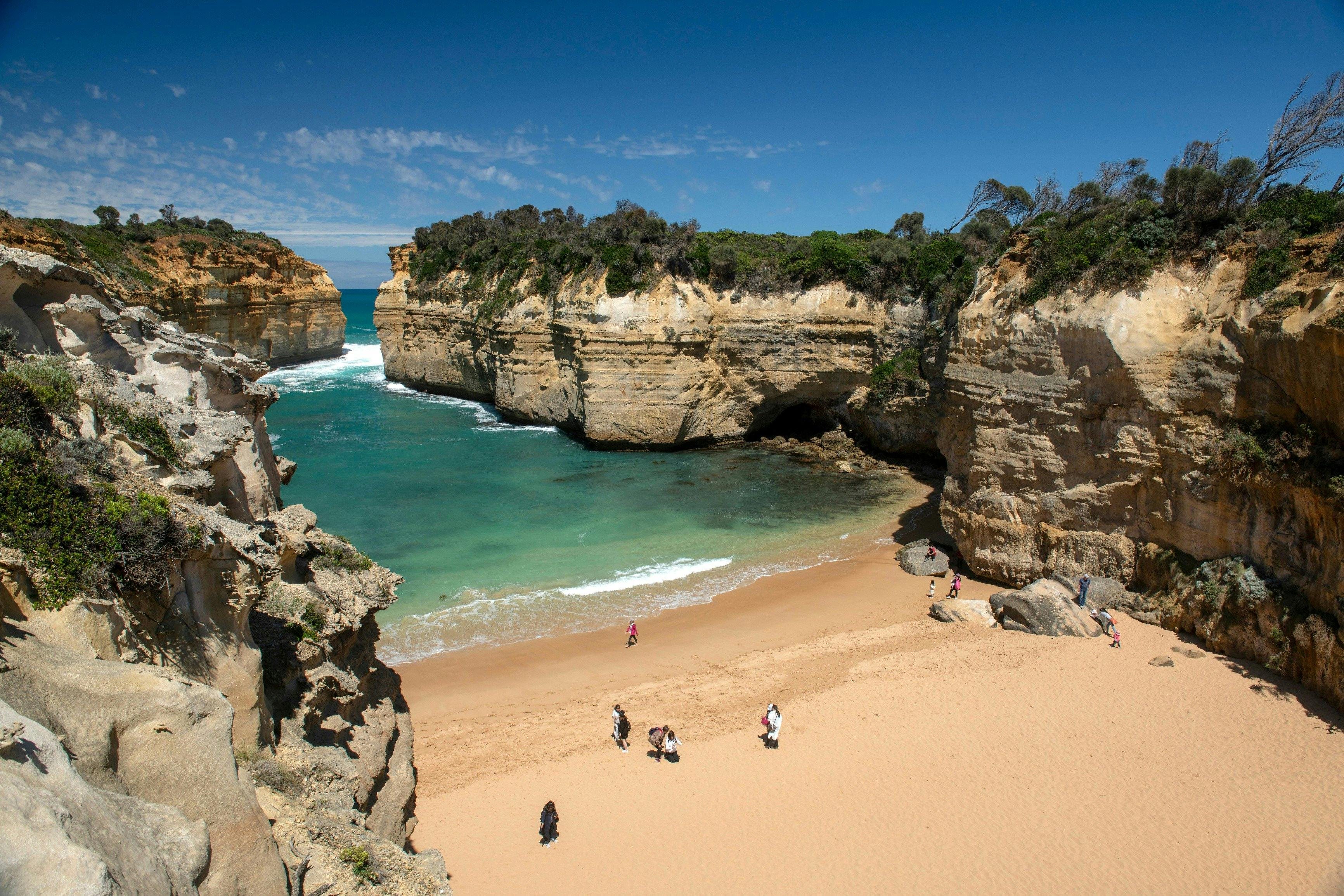 Autopia Tours - Great Ocean Road Loch Ard Gorge Beach