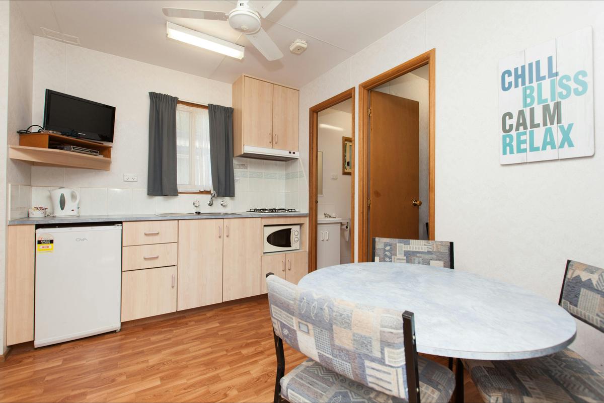 Family Cabin Kitchen/Dining