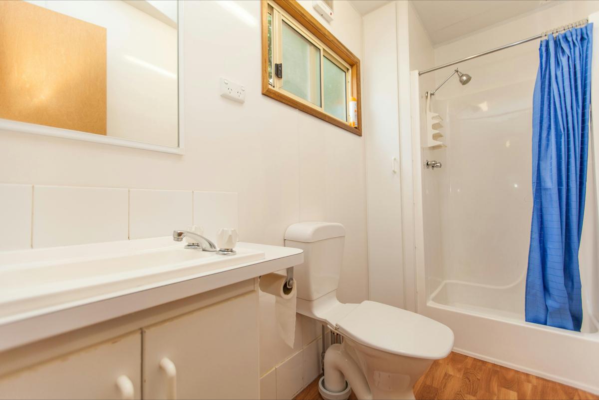 Family Cabin Large Ensuite