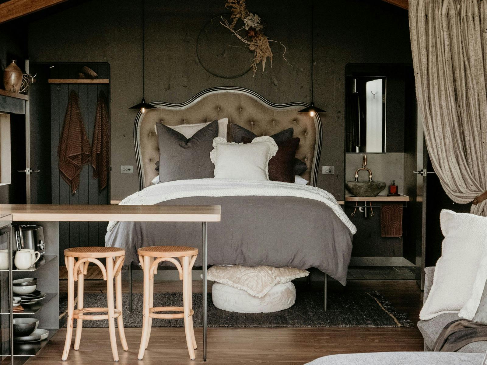 Pinot Noir Villa Interior