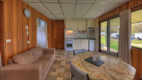 Lounge / dining / kitchen area