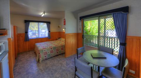 Studio Cabin - internal