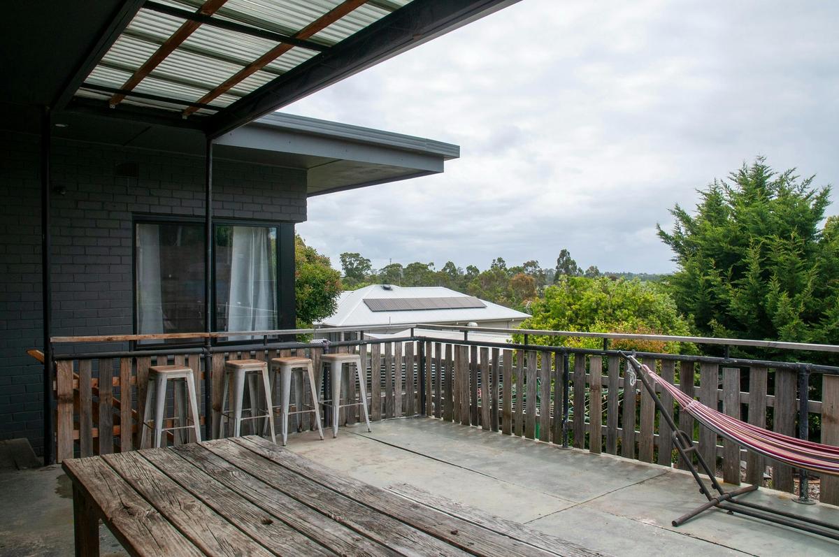 The back deck with a view over nature