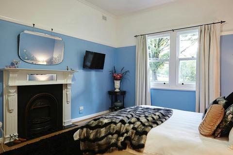 Main Queen Room with DVD/TV & Ensuite
