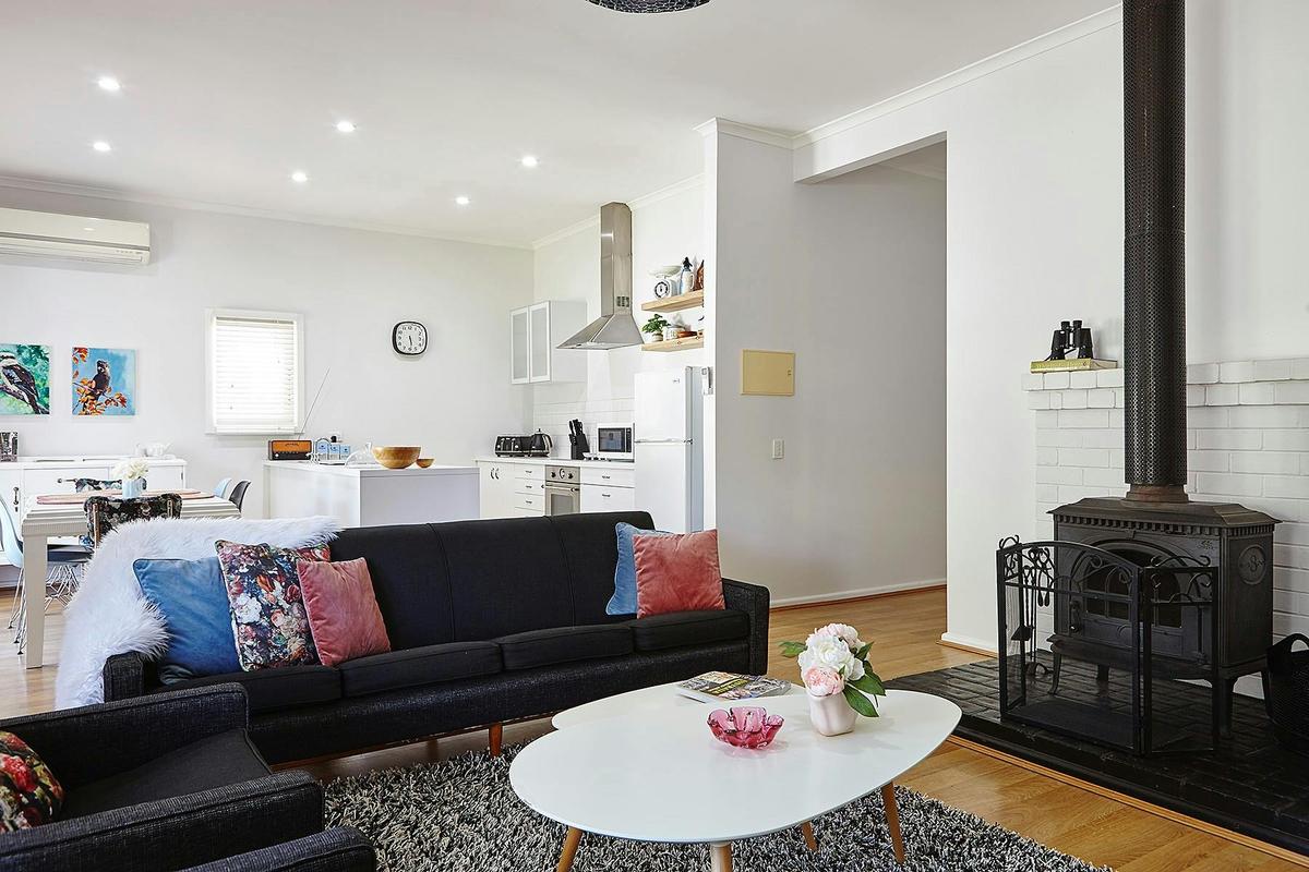 Open plan lounge, kitchen, dining