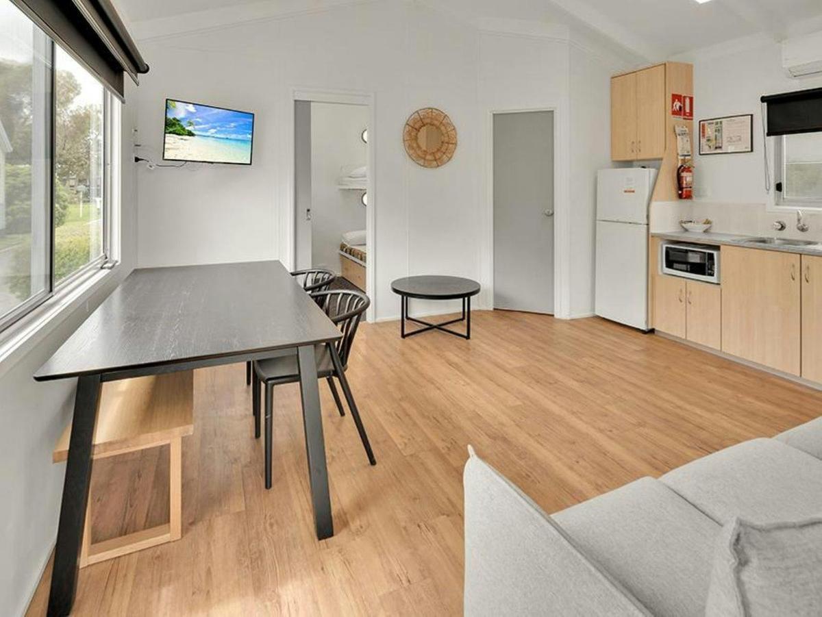 Ingenia Holidays Inverloch 2 Bedroom Deluxe Cabin Dining/Lounge Room