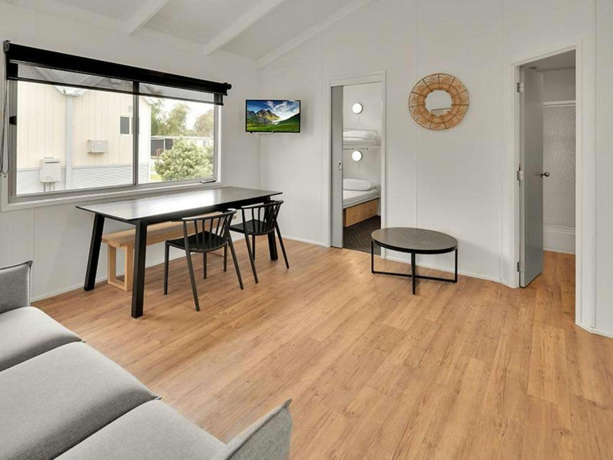 Ingenia Holidays Inverloch 2 Bedroom Deluxe Cabin Dining/Lounge Room