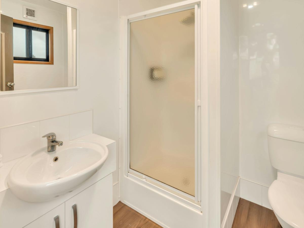 Ensuite Grass Site Bathroom