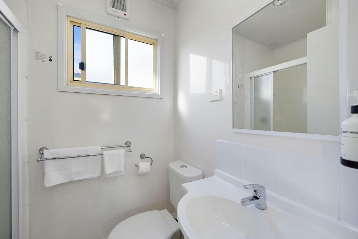 2 Bedroom Deluxe Villa Bathroom