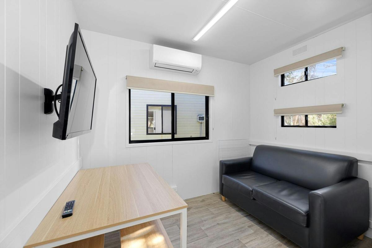 1 Bedroom Park Cabin Lounge