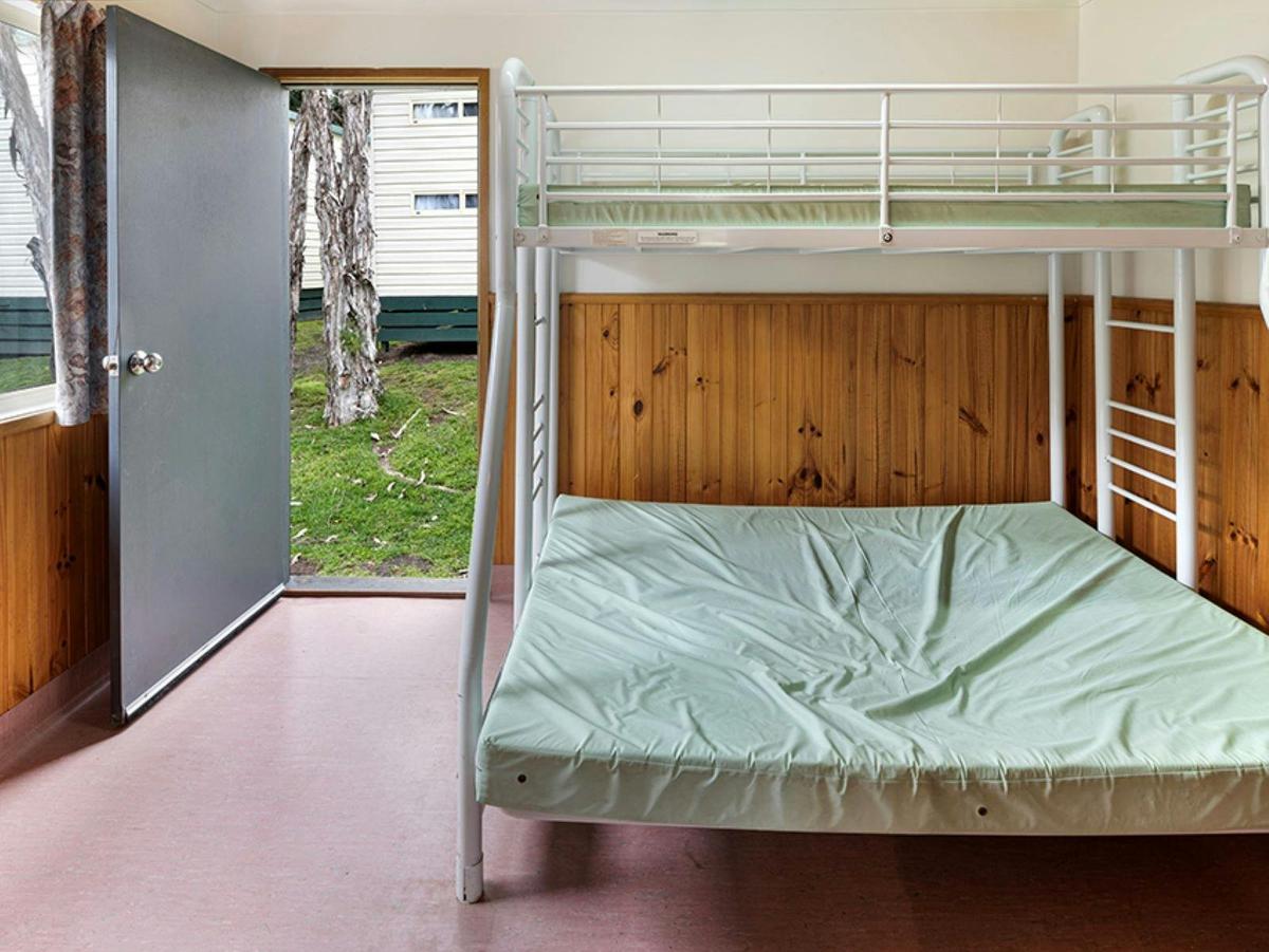 2 Bedroom Dormitory Bedroom Bunks